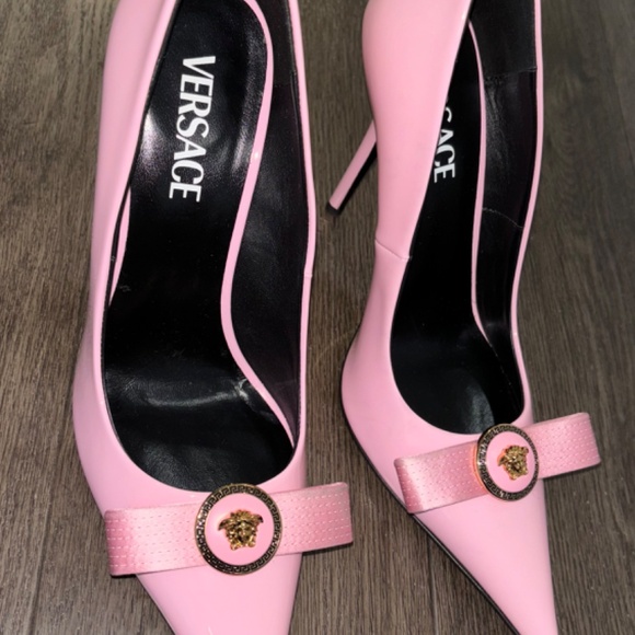Versace heels - Picture 3 of 3